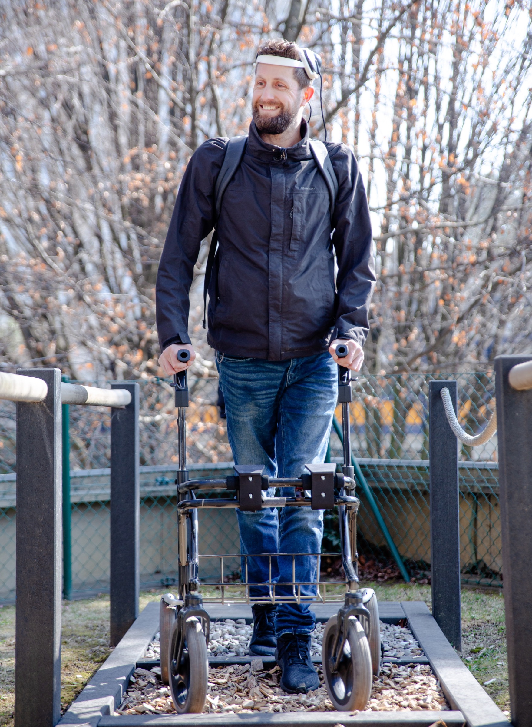 Gert-Jan walking with a brain-spine interface